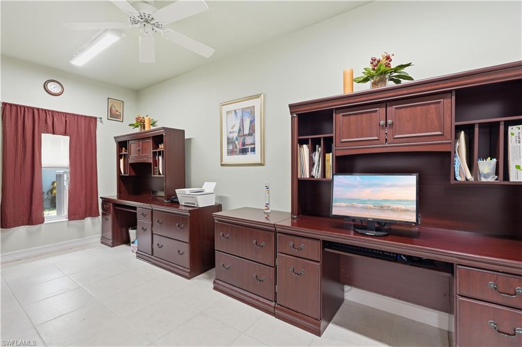 LONGSHORE LAKE - Residential