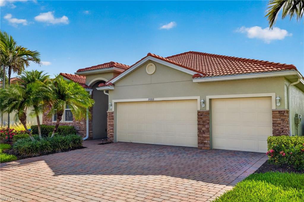 SUNSET POINTE - Residential
