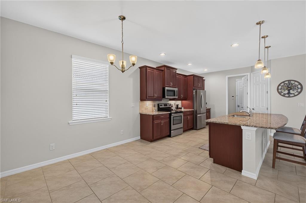 SUNSET POINTE - Residential