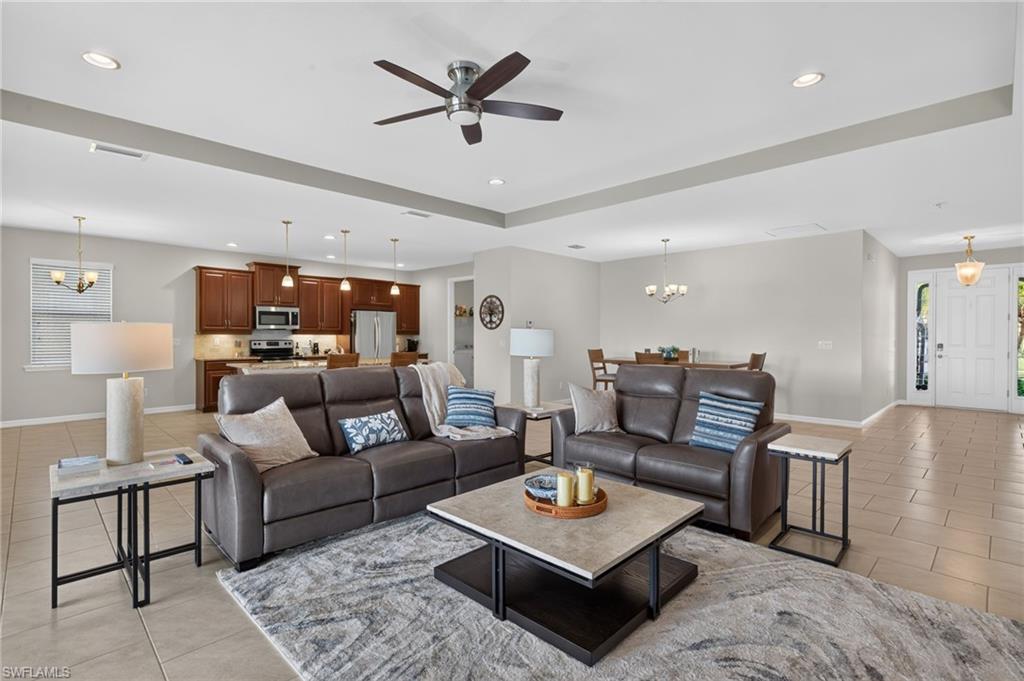 SUNSET POINTE - Residential