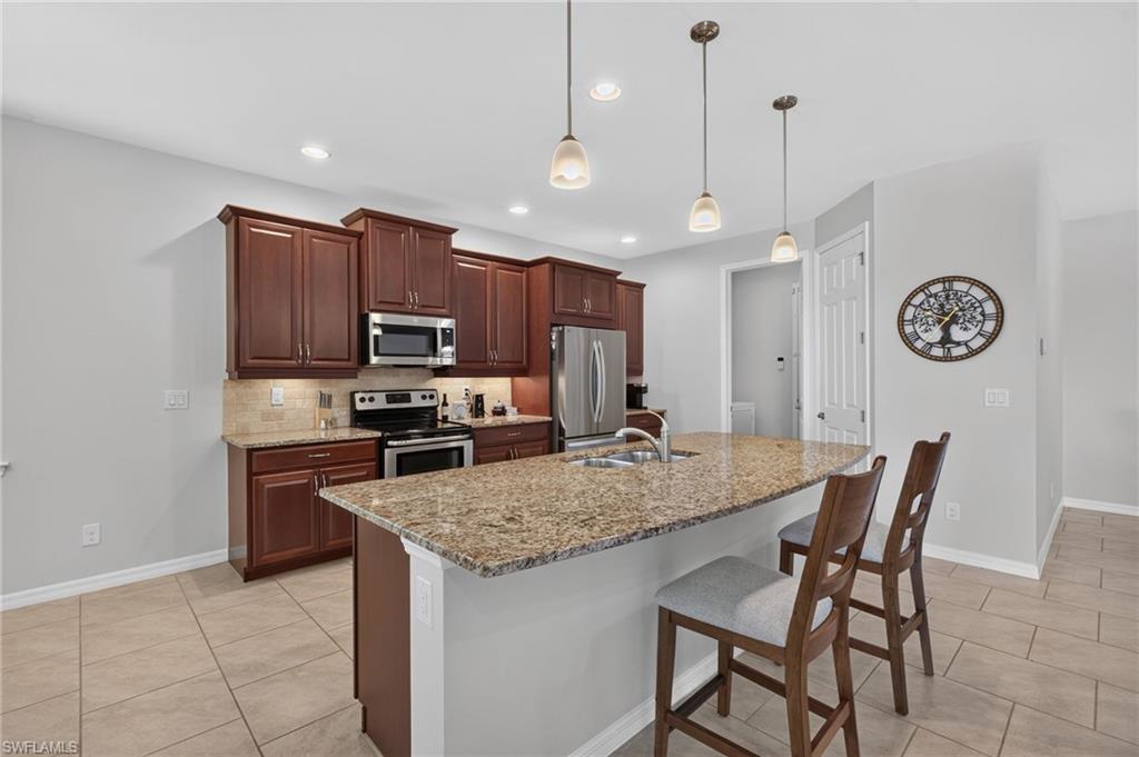 SUNSET POINTE - Residential