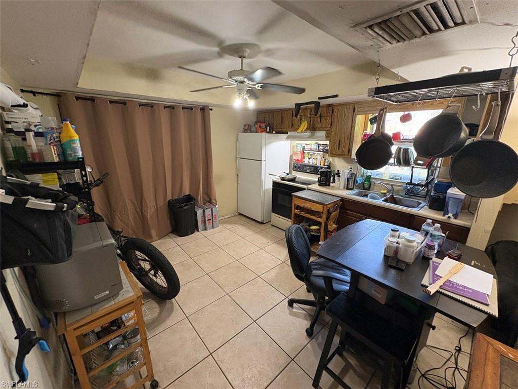 SAN CARLOS PARK - Residential Income