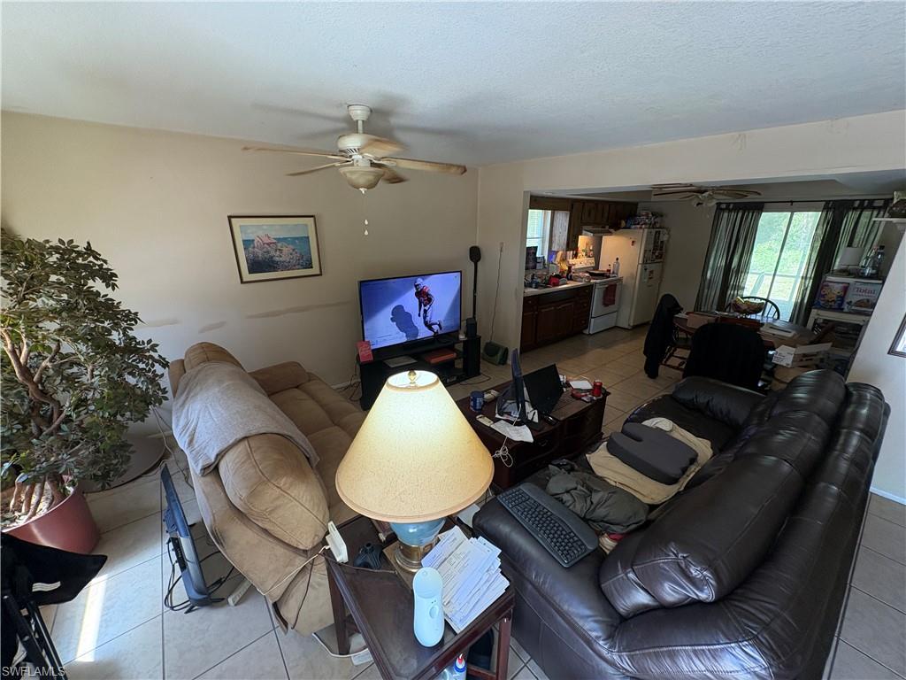 SAN CARLOS PARK - Residential Income