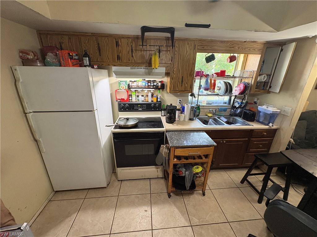 SAN CARLOS PARK - Residential Income