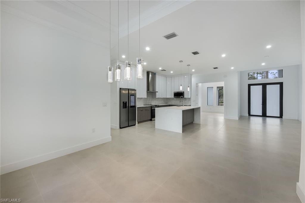 GOLDEN GATE ESTATES - Residential