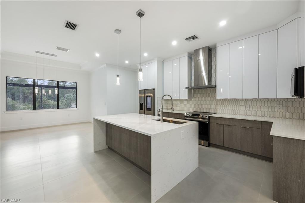 GOLDEN GATE ESTATES - Residential