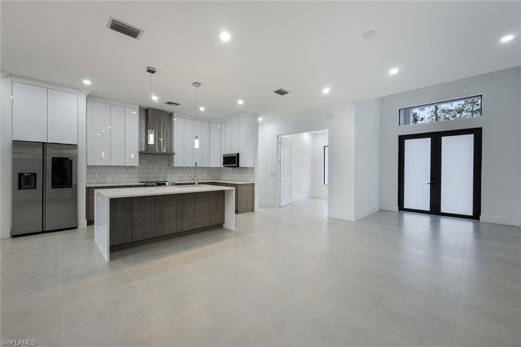 GOLDEN GATE ESTATES - Residential