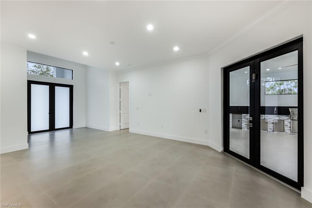 GOLDEN GATE ESTATES - Residential
