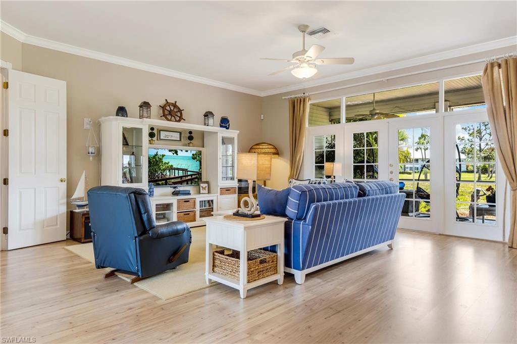 VILLAGE OF INDIAN CREEK - Residential