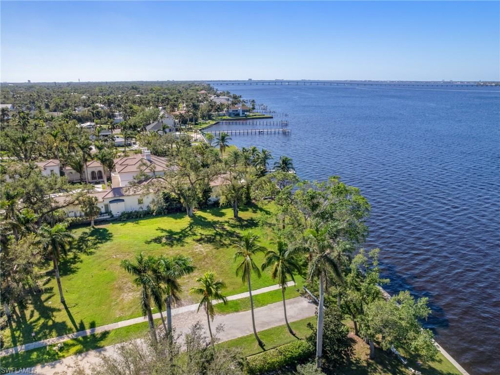 PALM GARDENS - Land
