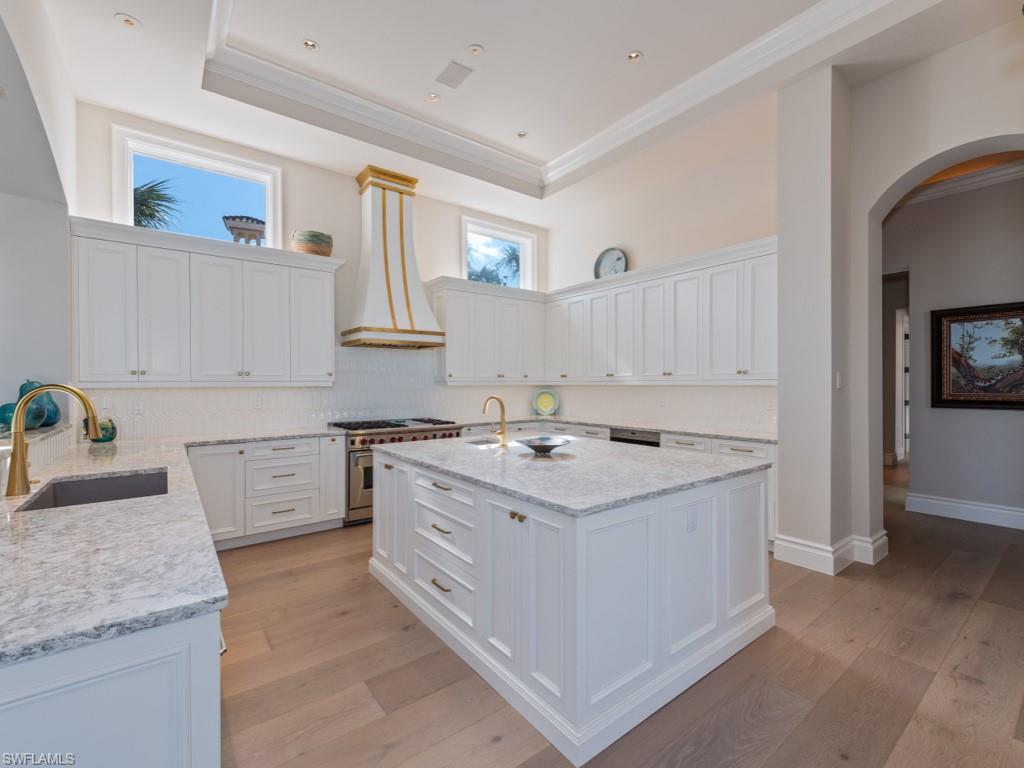 BAY WOODS - Residential