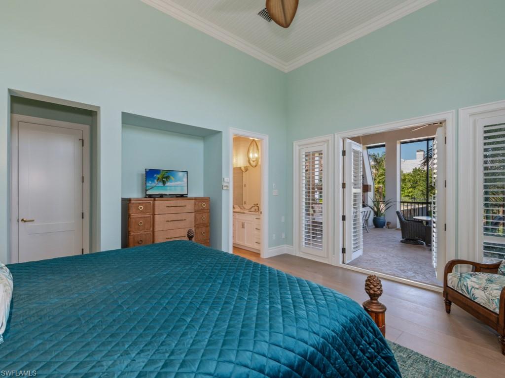 BAY WOODS - Residential
