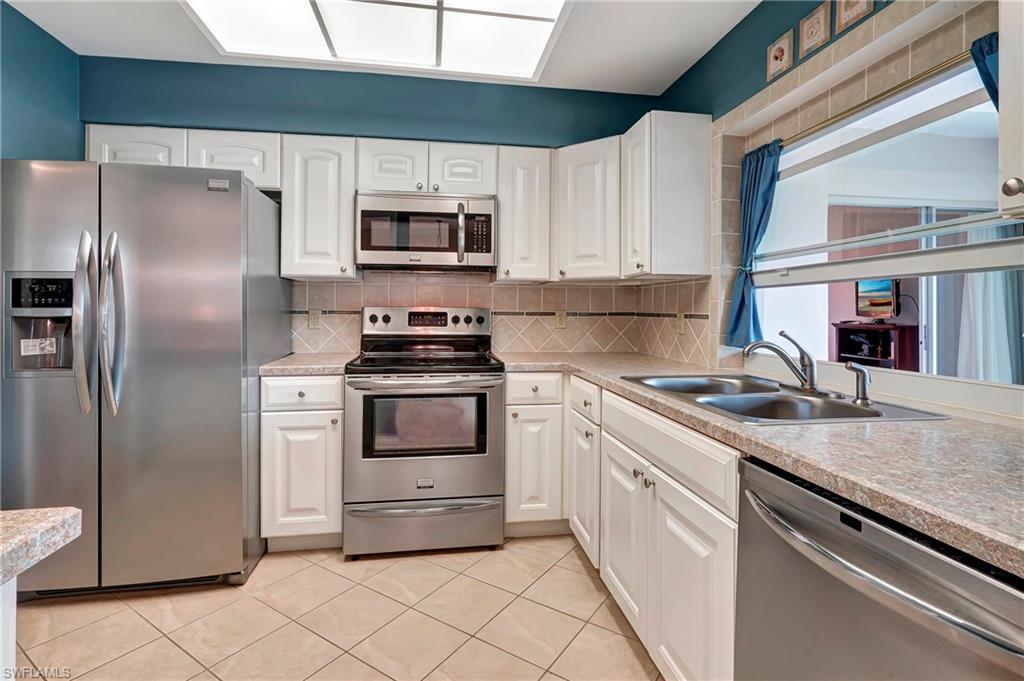 LAKEWOOD VILLAS - Residential