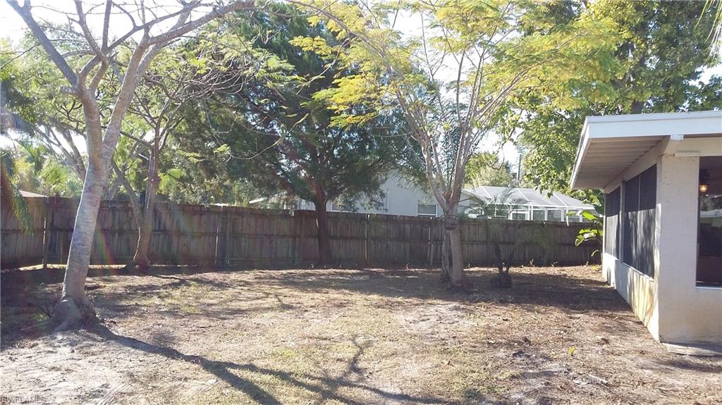 FORT MYERS SHORES - Residential