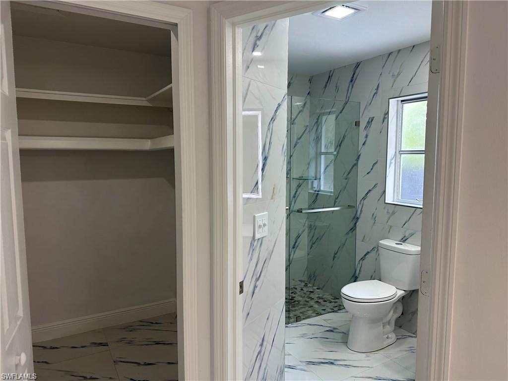 COUNTRY CLUB ESTATES - Residential Lease