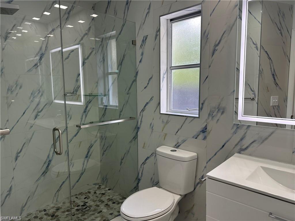 COUNTRY CLUB ESTATES - Residential Lease