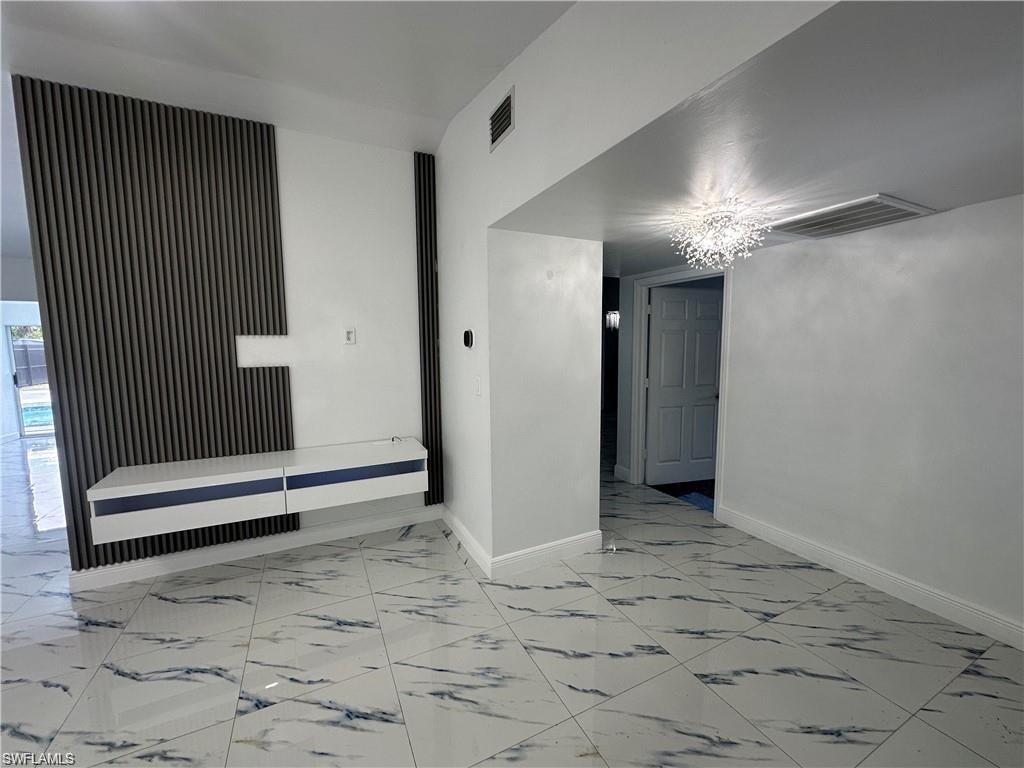 COUNTRY CLUB ESTATES - Residential Lease
