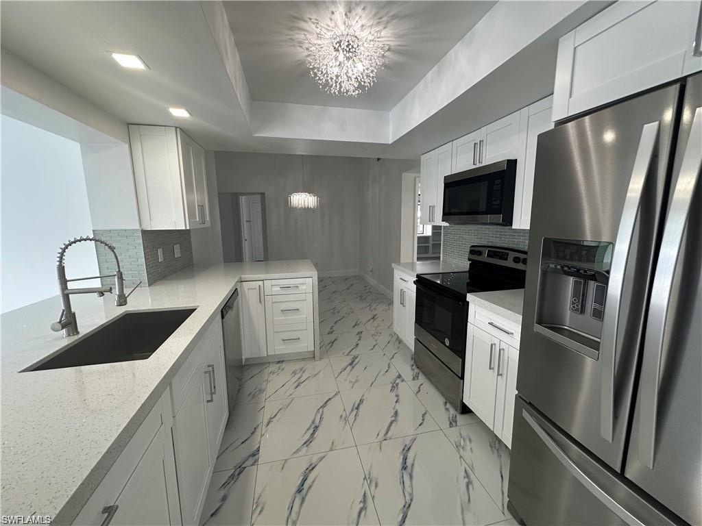 COUNTRY CLUB ESTATES - Residential Lease