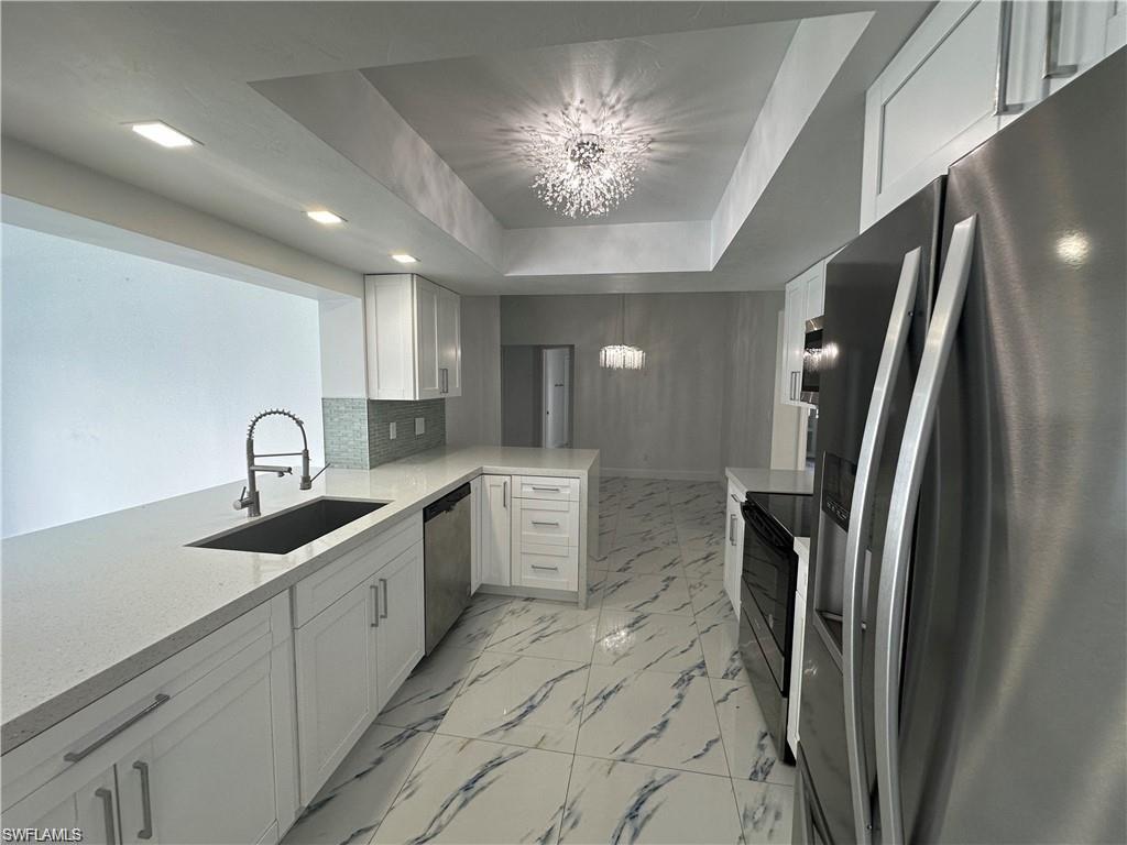 COUNTRY CLUB ESTATES - Residential Lease