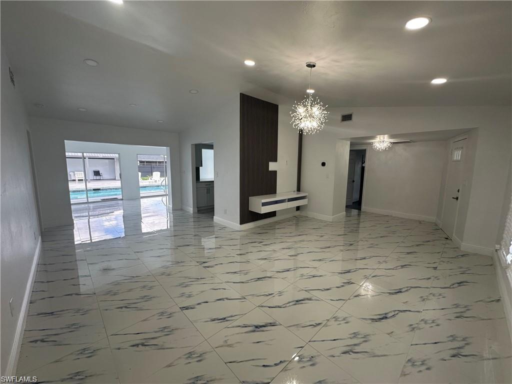COUNTRY CLUB ESTATES - Residential Lease
