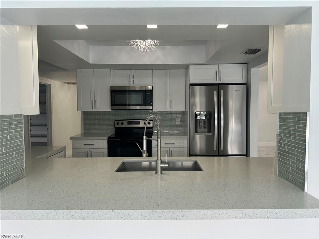 COUNTRY CLUB ESTATES - Residential Lease