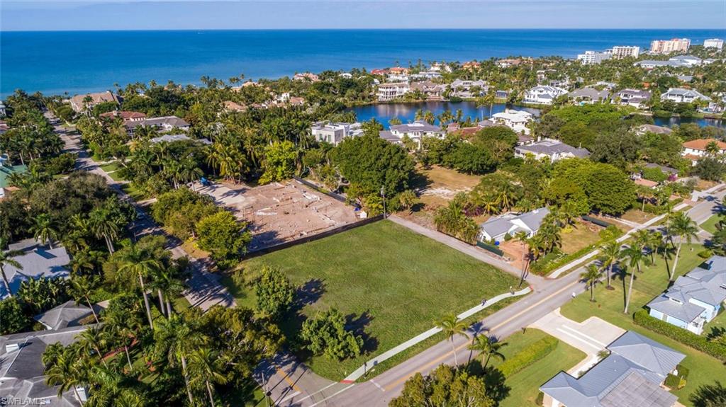 OLDE NAPLES - Land