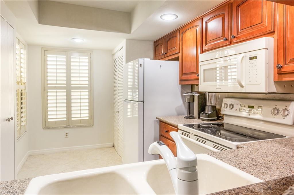 PARKSIDE CONDO - Residential Lease