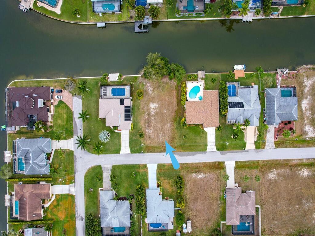 CAPE CORAL - Land