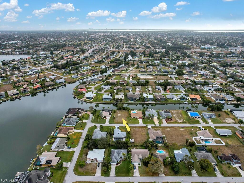 CAPE CORAL - Land