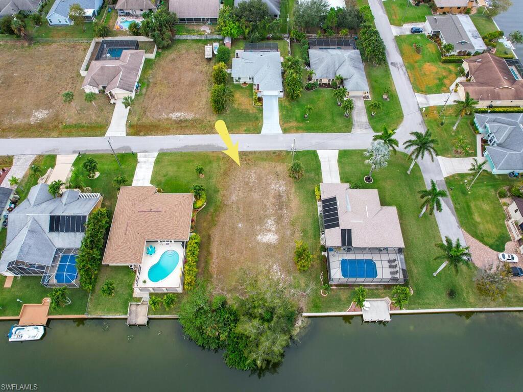 CAPE CORAL - Land