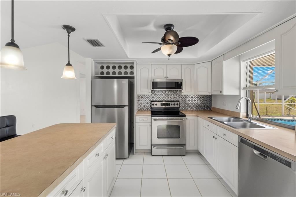CAPE CORAL - Residential Lease