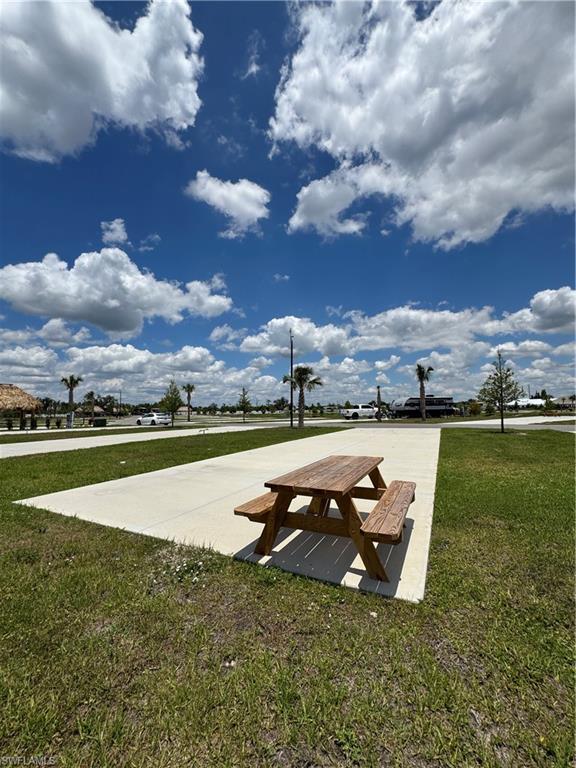 PALM BREEZE - Land