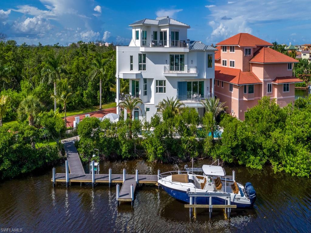 BAYFRONT GARDENS - Residential