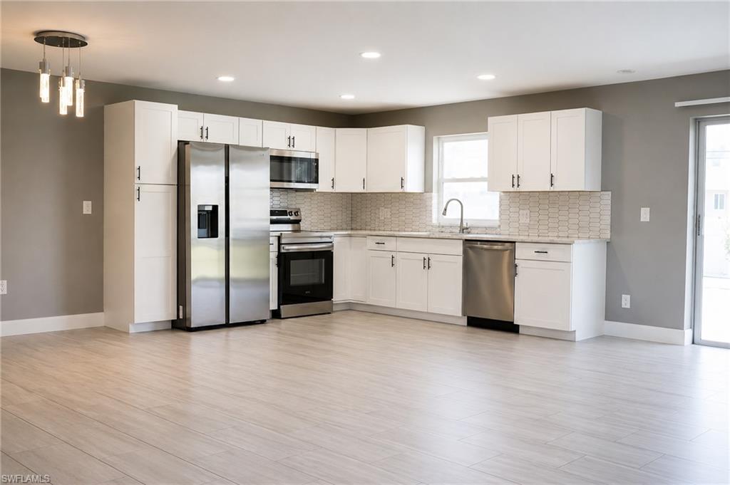CAPE CORAL - Residential Lease