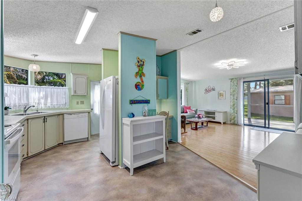 PINE LAKES COUNTRY CLUB - Residential