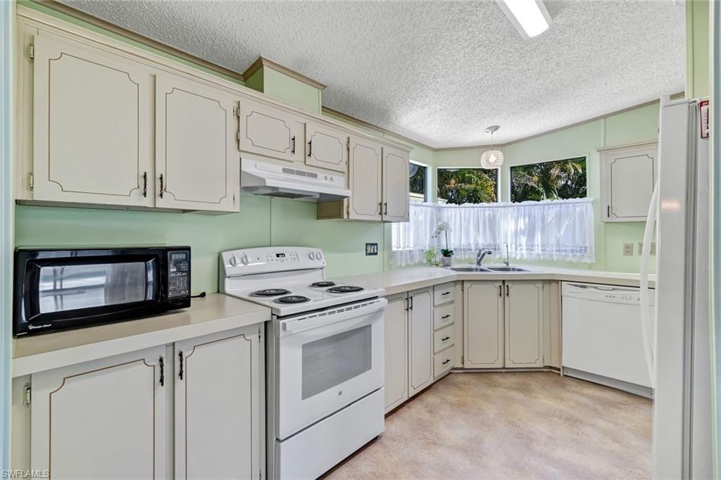 PINE LAKES COUNTRY CLUB - Residential