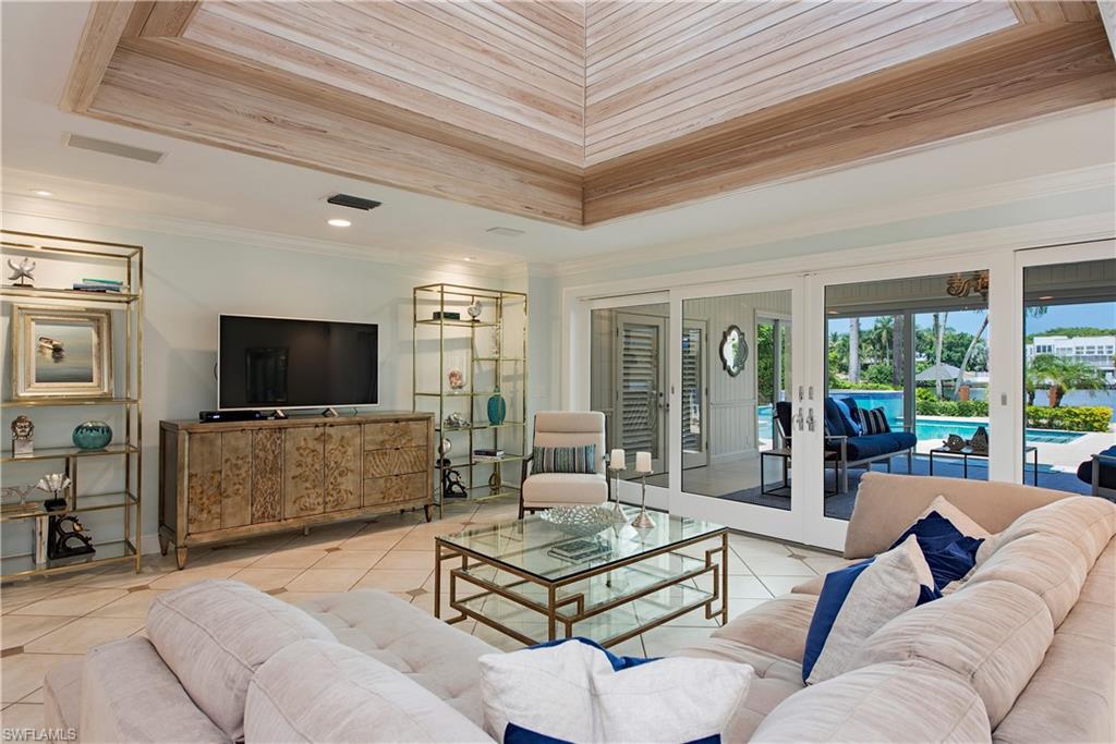 AQUALANE SHORES - Residential