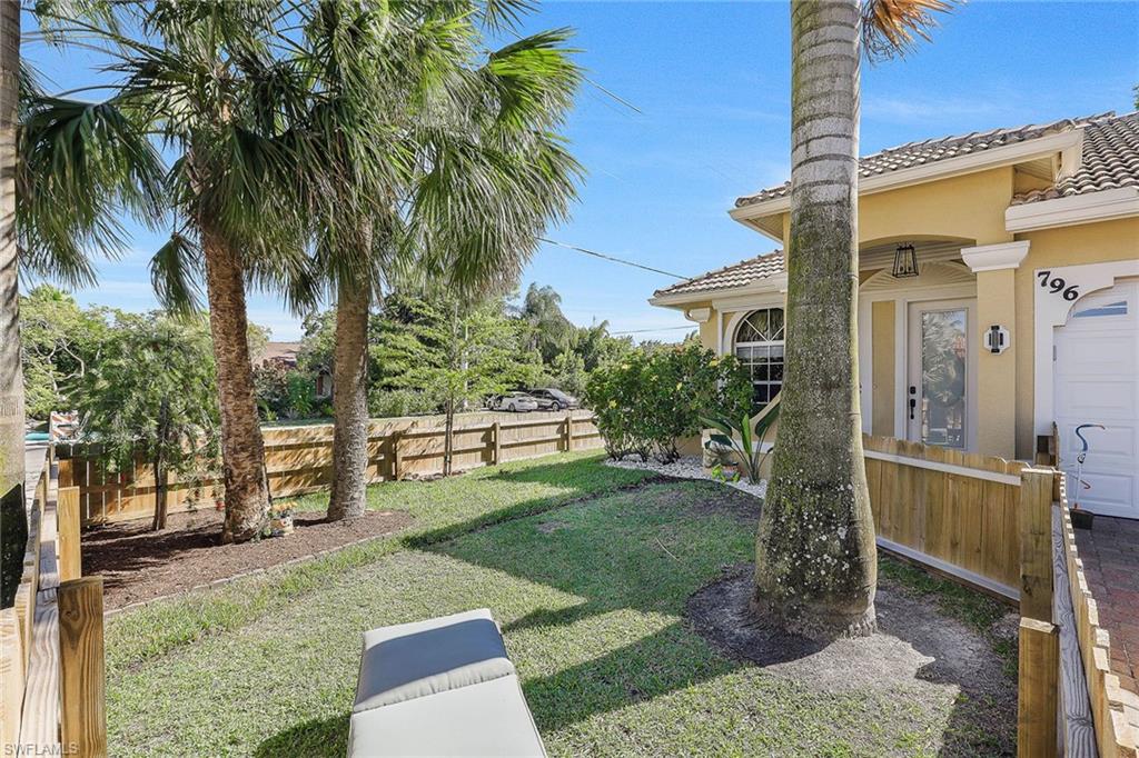 NAPLES PARK - Residential
