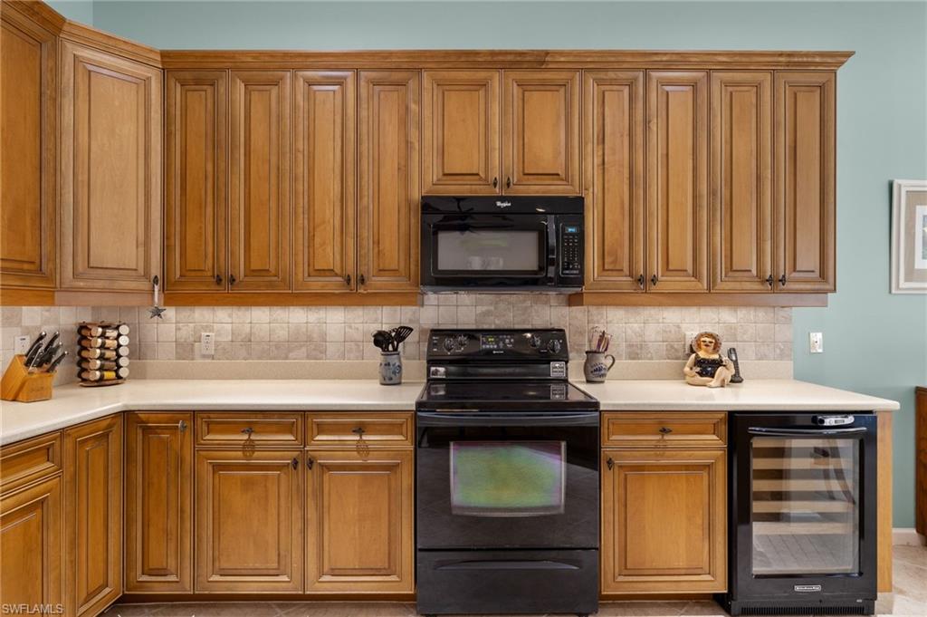 CROWN COLONY - Residential