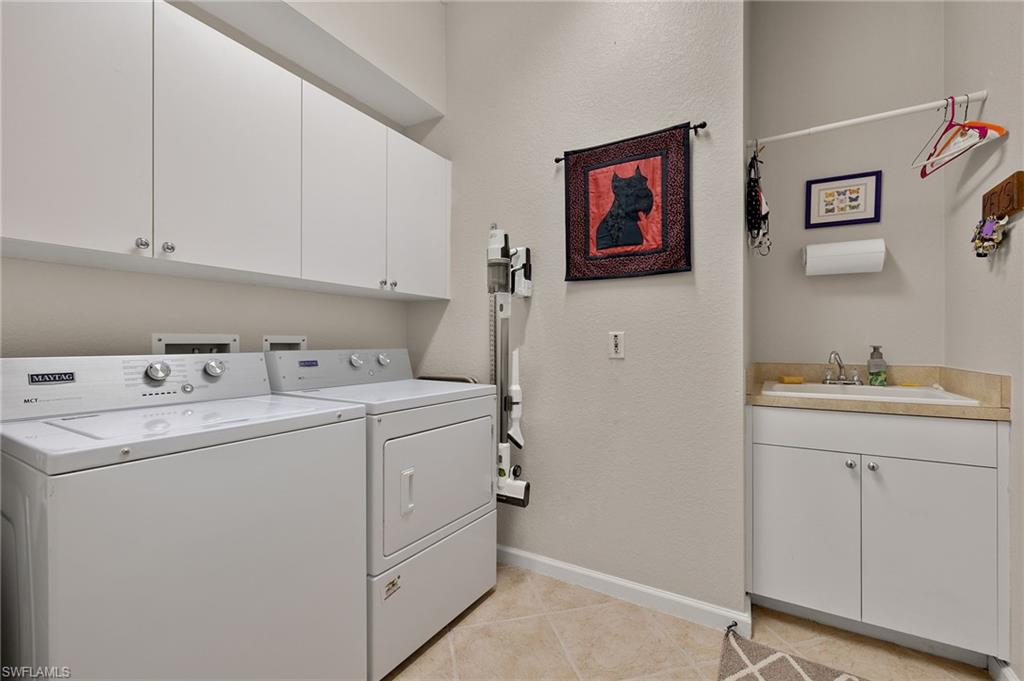 CROWN COLONY - Residential