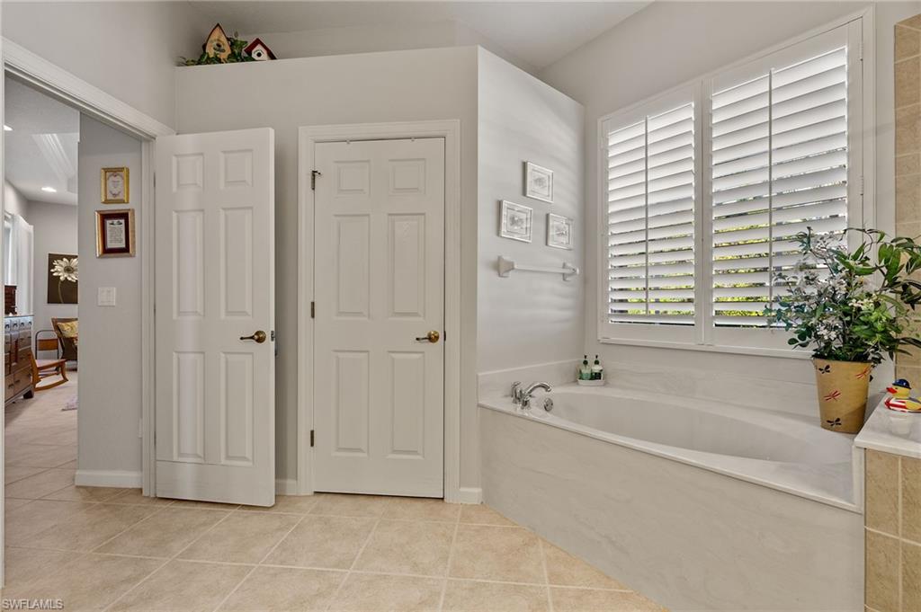 CROWN COLONY - Residential