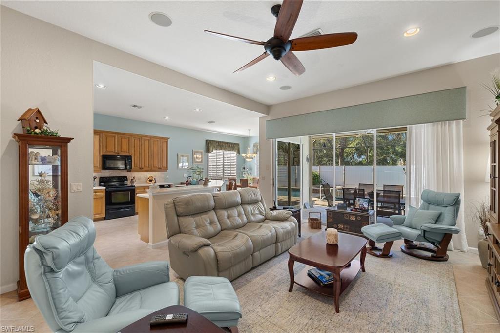 CROWN COLONY - Residential