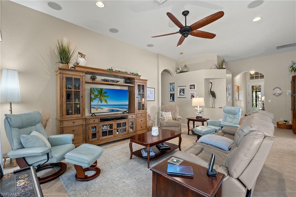 CROWN COLONY - Residential