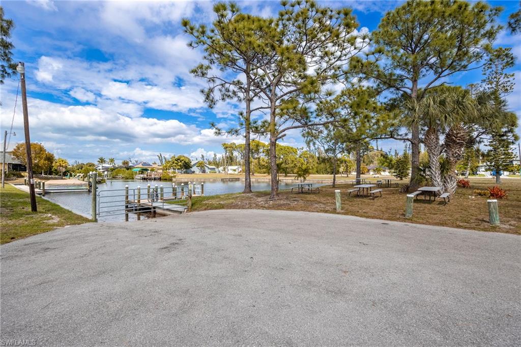 CHARLOTTE SHORES - Residential