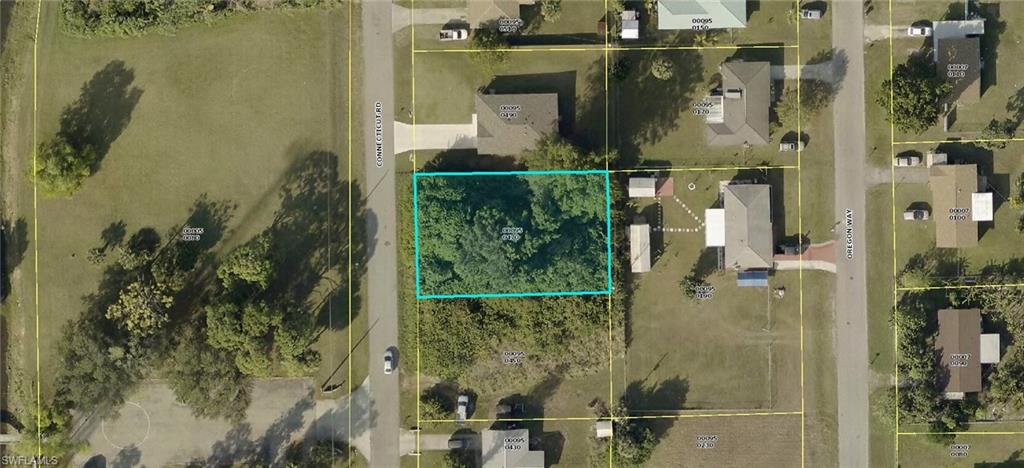 GREAT LOCATION... CLEARED ON CITY WATER HOOK Up Just minutes from major amenities and center of town! Come build your DREAM HOME or INVEST today in this peaceful piece of property !!