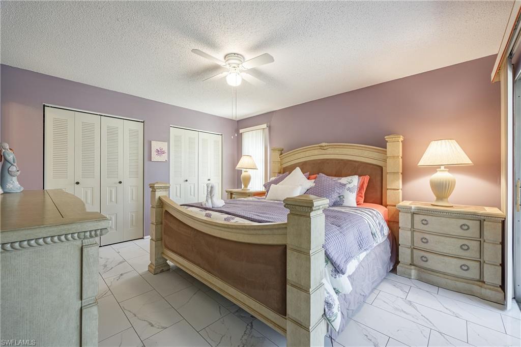 FOXMOOR LAKES - Residential
