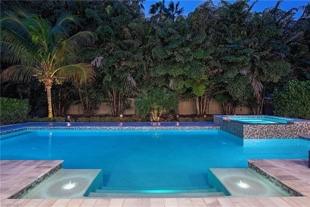 WINDWARD ISLE - Residential