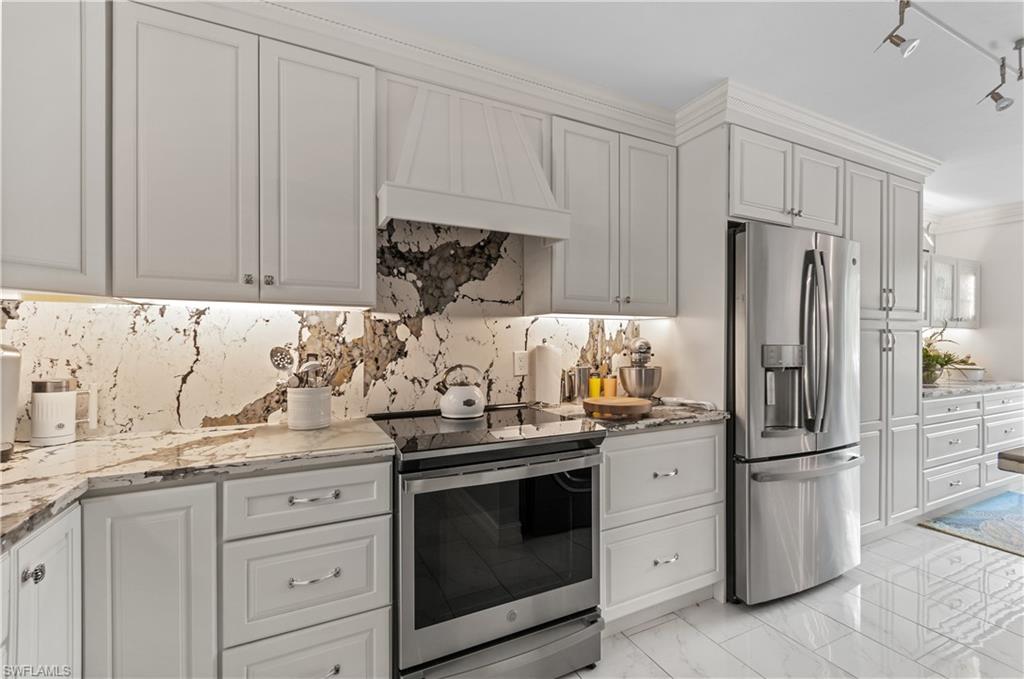 ABBEY AT BERKSHIRE VILLAGE - Residential