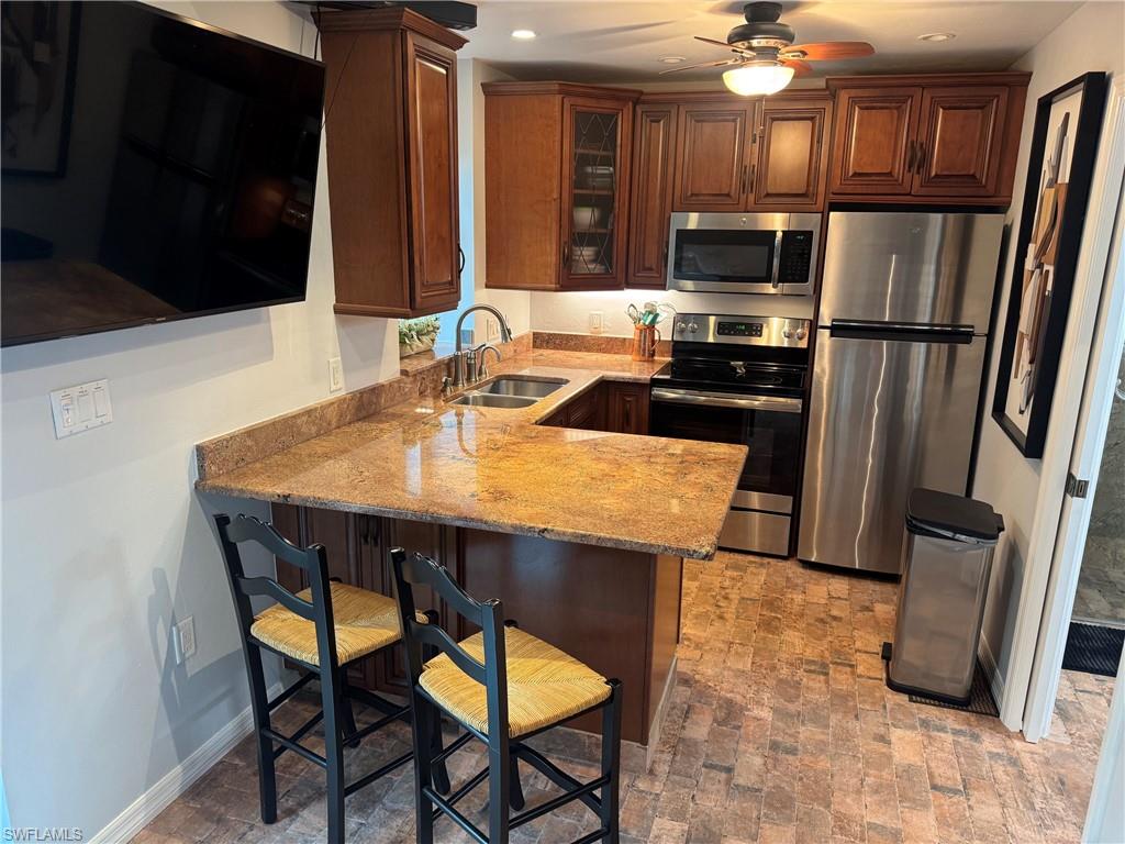PELICAN LAKE RV RESORT - Land