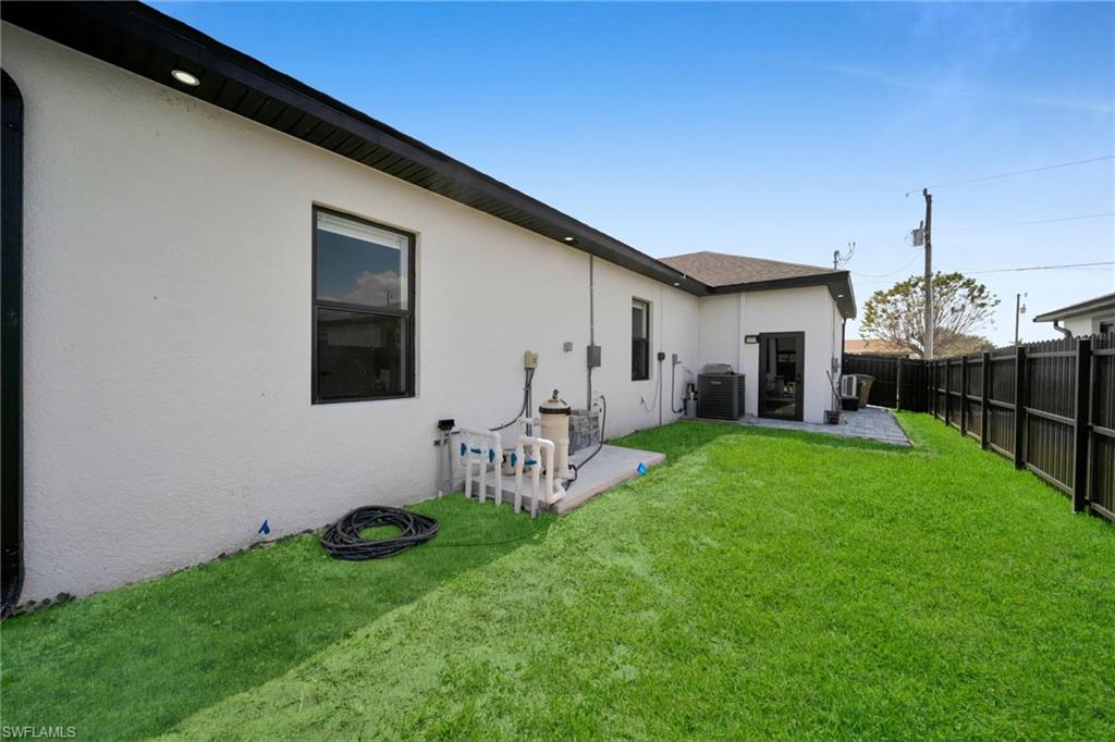 CAPE CORAL - Residential